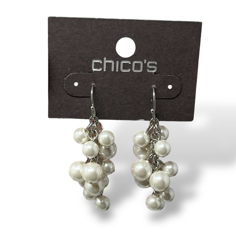 🆕 Chico’s Pearl Cluster Dangle Earrings Silver Tone Faux Pearl NWT